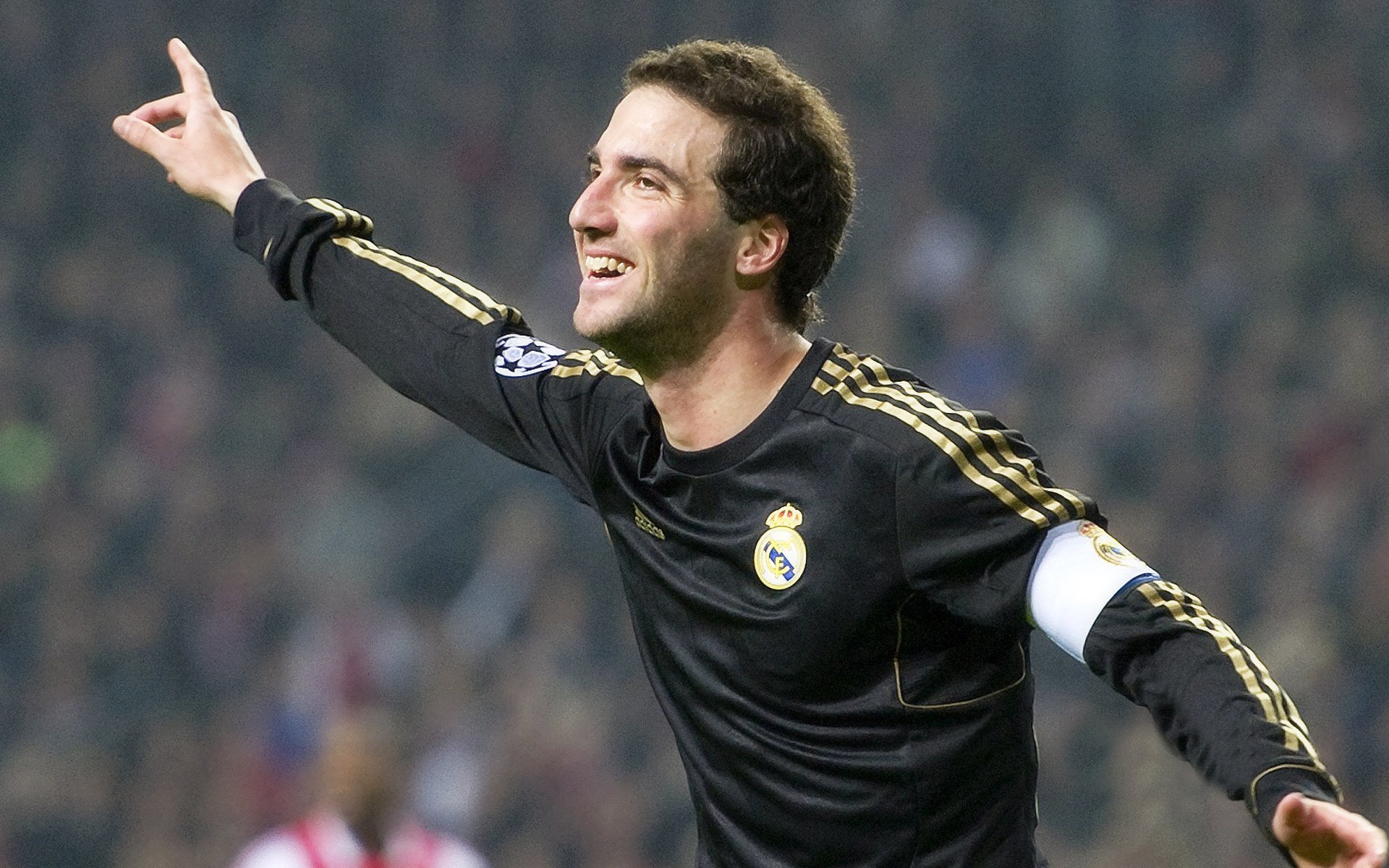 莫斯科中场亮相,为重要欧冠比赛做准备,莫斯科进球